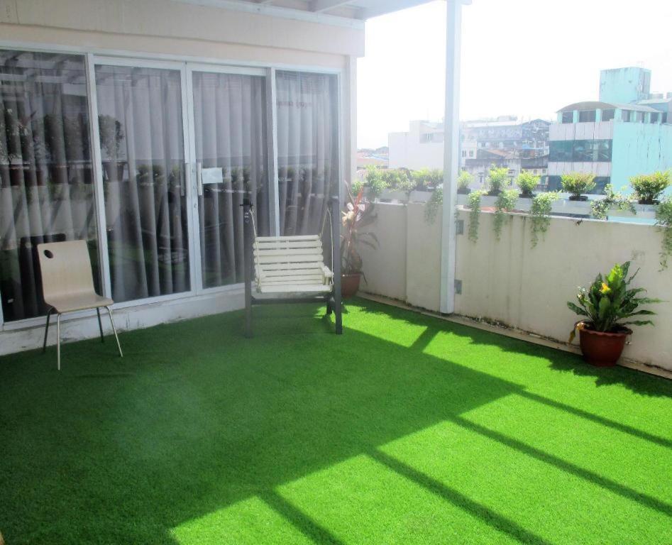 Holiday Season Motel Yangon Exterior foto